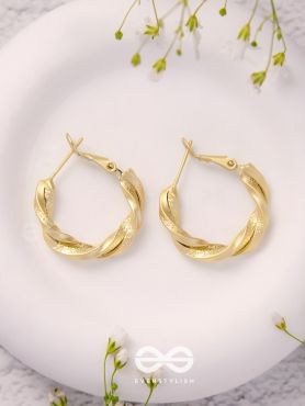 Twisted Story - Golden Hoop Earrings