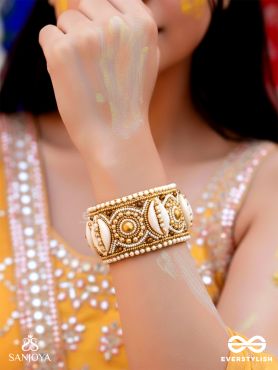 Saindhav- The Marine Love- Shells And Beads Hand Embroidered Bangle (Set Of 2)