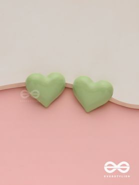 Lush amour - Green heart shaped studs 