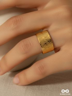 DAYDREAM - TEXTURED STATEMENT STAINLESS STEEL ANTI-TARNISH RING