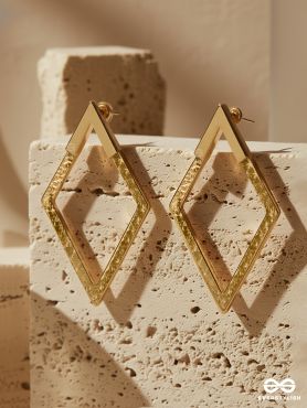 KRYSSA –DIAMOND FRAME EAR JACKET