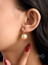 TEARS OF MERMAID- GOLDEN PEARL EARRINGS