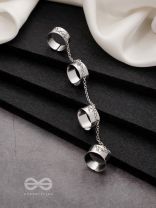 The Chain of Smiles- Set of Four Silver Chain Rings