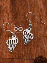 The Little Elegant Seashells - Tiny Trinket Earrings