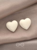 Pure Love- Heart-Shaped Earrings (Daisy White)
