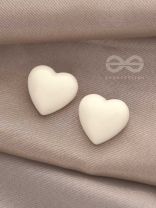 Pure Love- Heart-Shaped Earrings (Daisy White)