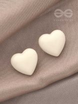 Pure Love- Heart-Shaped Earrings (Daisy White)