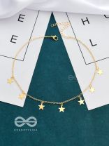 A Starry Statement - Golden Casual Neckpiece