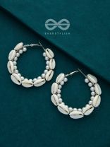 The Princess of the Ocean - Pearls and Shells Hoops