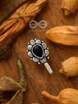 The Aztec Autumn Leaf - Oxidised Boho Nosepin (Black)