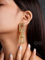 Catch me if you can - Golden Statement earrings