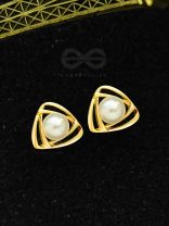 Classic pearl in a spiral - Golden Stud Earrings.