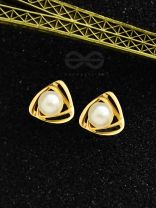 Classic pearl in a spiral - Golden Stud Earrings.