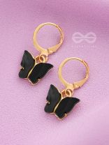 Take the Sky Like a Butterfly - Cute Golden Dangler Earrings (Black)