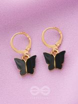 Take the Sky Like a Butterfly - Cute Golden Dangler Earrings (Black)