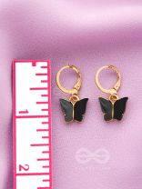 Take the Sky Like a Butterfly - Cute Golden Dangler Earrings (Black)