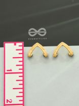 The Minimalistic Elegance - Golden Casual Earrings