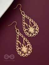 The Intricate Teardrops - Casual Golden Earrings