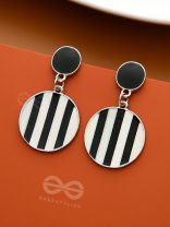 A CLASSY AFFAIR - SILVER STRIPED EARRINGS