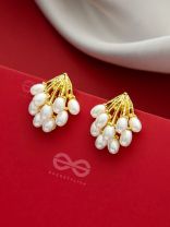 Pearlicious Flowers- Golden Pearl Earrings