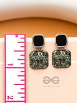 Shimmering Silt- Crystals and Rhinestones Studded Black Earrings