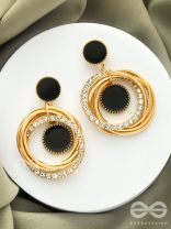 Captivating Concentric Circles- Black and Golden Rhinestones Studded Earrings