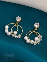 The Constellation of Pearls- Golden Pearl Earrings