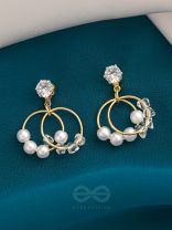 The Constellation of Pearls- Golden Pearl Earrings