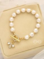 The Queen Bee- Golden Pearl Bracelet