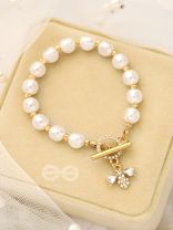 The Queen Bee- Golden Pearl Bracelet