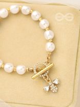 The Queen Bee- Golden Pearl Bracelet