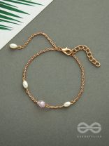 The Sunlit Beach- Pearls and Crystal Studded Golden Bracelet