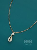 Beach Nostalgia- Golden Seashell Necklace