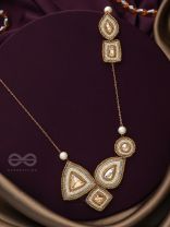 Dwista- The Copper Beauty- Beads and Stones Embroidered Necklace 