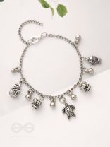 The Regal Elements- Classy Oxidised Bracelet