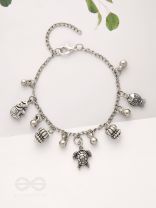 The Regal Elements- Classy Oxidised Bracelet