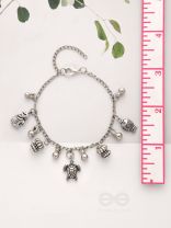 The Regal Elements- Classy Oxidised Bracelet