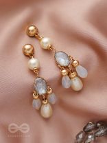 The Foggy Sky- Golden Pearl Earrings