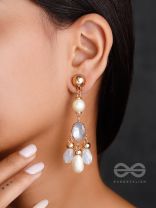 The Foggy Sky- Golden Pearl Earrings