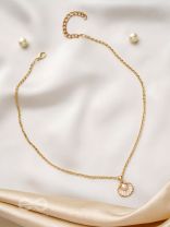 The Shell Stunner- Golden Embellished Necklace 