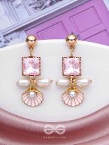 The Splendid Shell- Golden Pearl Earrings