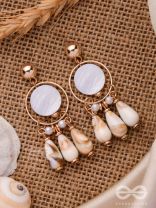 BROWN SUGAR SHELLS - THE CLASSIC HOOP EARRINGS