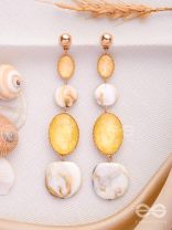 SUN-KISSED SHELL - CLASSIC DROP EARRINGS