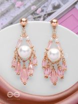 PRETTY PEARL POP  - CLASSIC DROP EARRINGS
