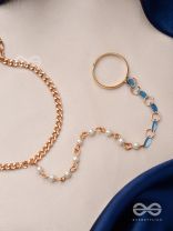 THE GLAMOURISED GOLDEN HANDS - HAND HARNESS BRACELET