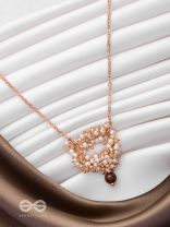 Golden Whispering Chain - Bold & Glamorous Neckpiece With Anti-Tarnish Coating 