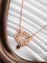 Golden Whispering Chain - Bold & Glamorous Neckpiece With Anti-Tarnish Coating 