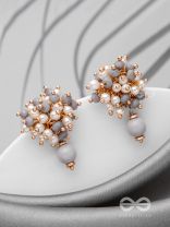 THE GRACEFUL BLOOMS - CASUAL PEAL EARRINGS