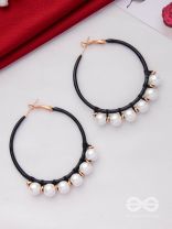 SLEEK AND CHIC CIRCLES - PEARL HOOP EARRINGS 
