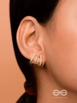 CLAWS OF DESTINY - GOLDEN STUD EARRINGS